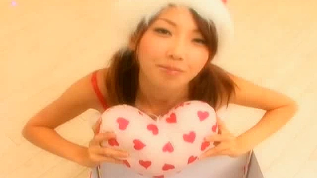 Cheeky Haruka Itoh enjoys Asian hardcore in Santa costume