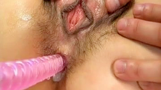 Kyoka Ishiguro sexy japanese babe makes pussy and anal penetration