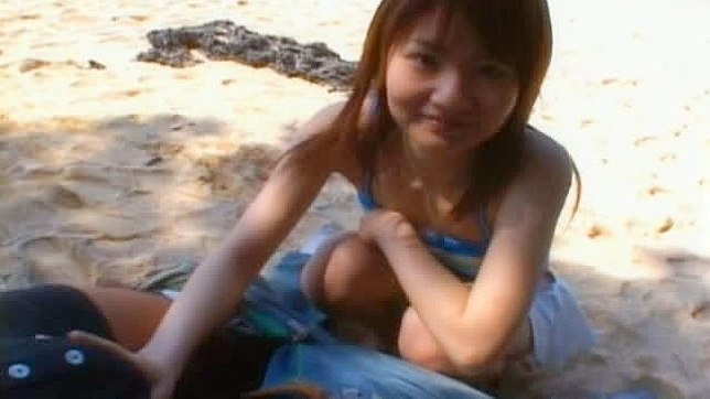 田中美久 ミニスカートのラブリーなアジア人モデルがフェラチオをする