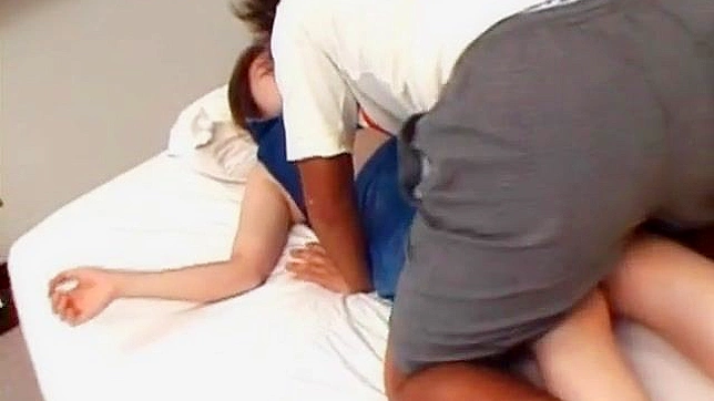 アジアの赤毛のセックス・ドールがセクシーな体を舐められる 動画2