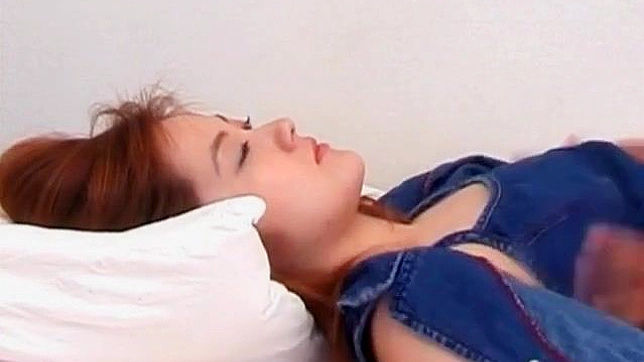 アジアの赤毛のセックス・ドールがセクシーな体を舐められる 動画2
