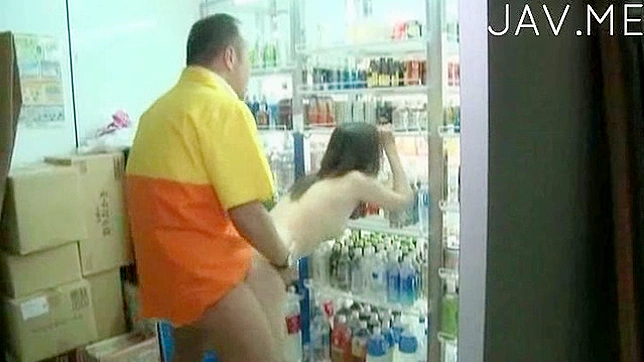 Lustful amateur gets banged in a convinience store