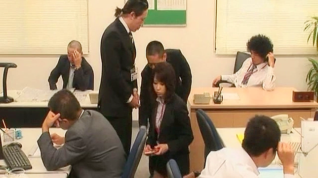 Daring office lady is showing her perfect blowjob skills