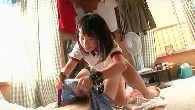 Japanese sweetheart surrenders her succulent cunt