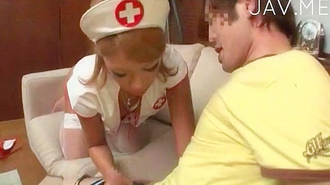 Nurse in a red bra sucked and saddled the patient's cock