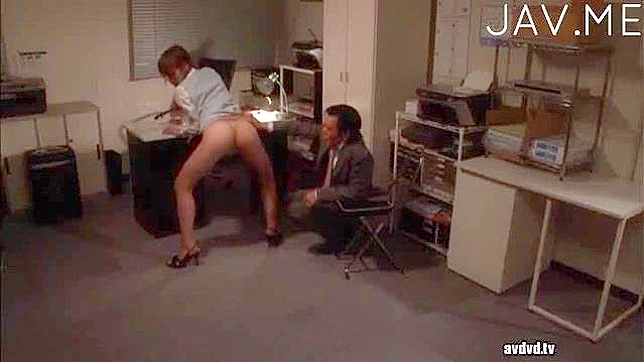 Young office  pleasing her boss with naughty erotic scenes