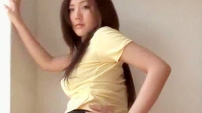 Horny Japanese chick in pantyhose longs for hardcore delights
