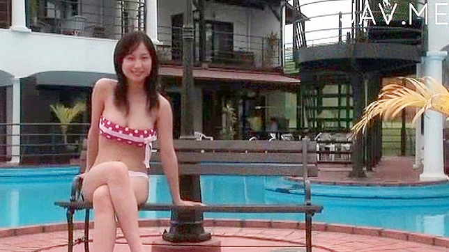 Asian darling captivates with her smoking hot body