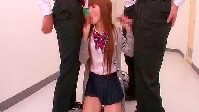 Erotic blowbang from captivating Japanese schoolgirl