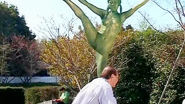 公共のペンキで塗られた像のファック・ビデオ3