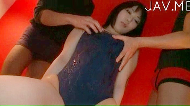 Short haired japanese doll gets her cunt satisfied with toy