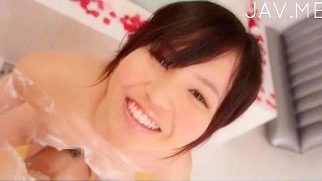 Amateur asian angel is swallowing big testicles in the bath