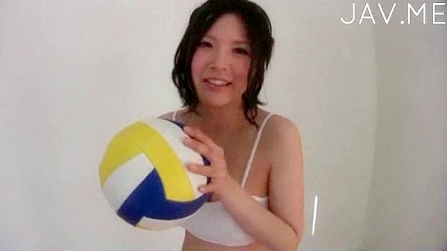 Volleyball playey girl demonstrates excited nipples