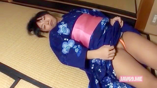 セクシーな日本女性がファックされたビデオ59