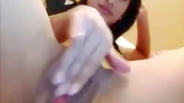 Cam Girl Finger Fucks Her Pussy On