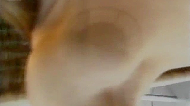 白いランジェリー姿の坂巻里緒菜が割れ目を舐められ、ねじ込まれる 動画4