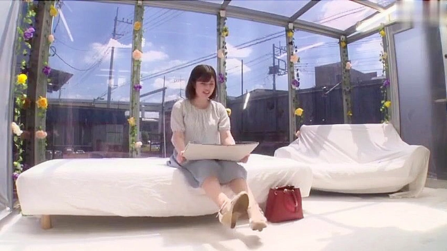 Japanese wife finds herself in an interesting room where she is shamelesly used