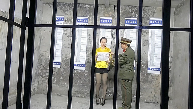 中国人美女、売春で逮捕される！手錠プレイ