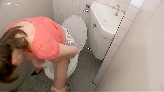 Office Lady Caught Masturbating in the Toilet on Hidden Cam