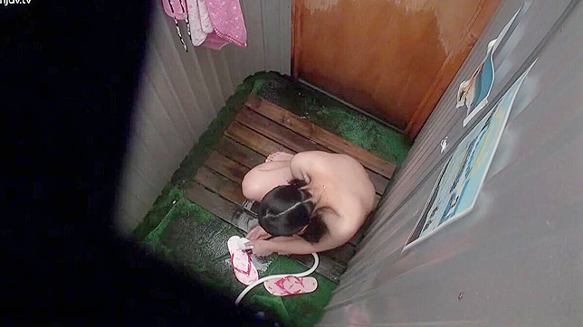 隠しカメラ フィットした日本人女性Aがシャワー室で激しくオナニーする