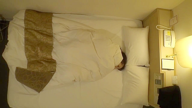 盗撮、日本人女性の自慰行為がホテルの部屋の隠しカメラに映る5