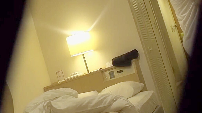 盗撮、日本人女性の自慰行為がホテルの部屋の隠しカメラに映る5