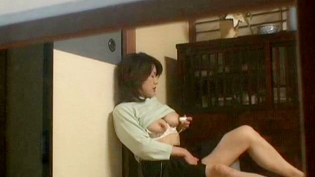 Secret Spy Cam Films Mom Masturbating in Home