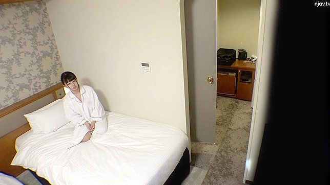 変態ホテルオーナーがスパイカメラで日本人女性のオナニーを記録した