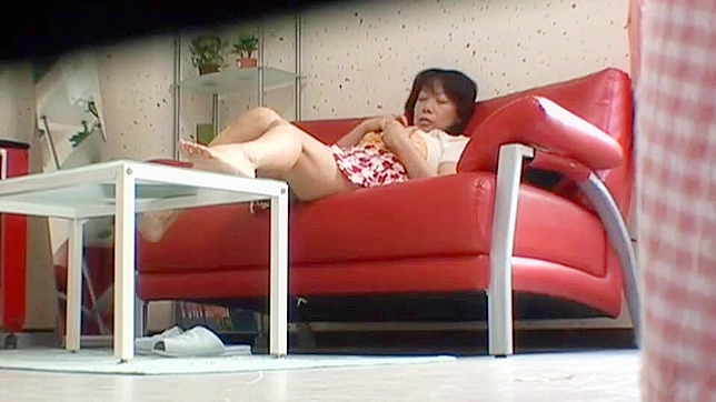 Caught in the Act! Spy Cam Records Japanese Mom Engaging in Solo Sexual Activity