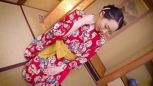 Uncensored Japanese MILF porn video that will take your breath away。