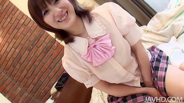 日本のポルノビデオ - ムラムラした美女ヒロミはクリームまみれのアソコが大好きだ。