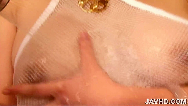 Japanese beauty SARA's steamy bath time masturbation session