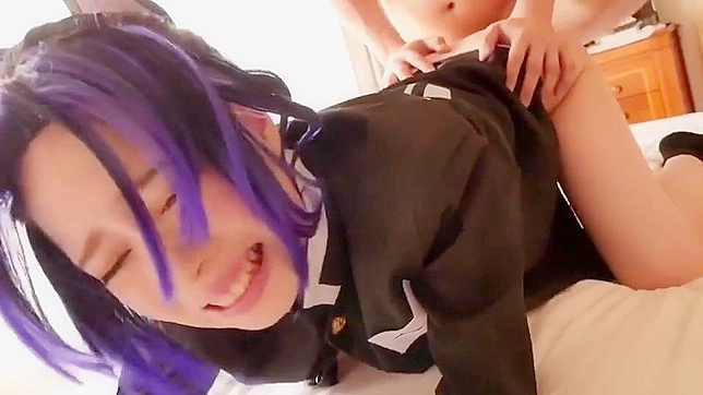日本のカワイイコスプレがホテルの部屋でセックスする