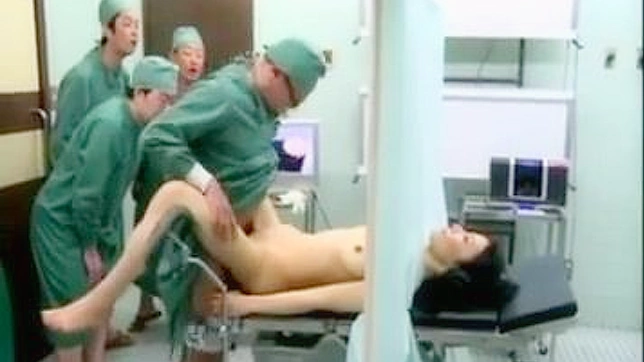 セクシー外科医の秘密 - 手術中に患者を誘惑する