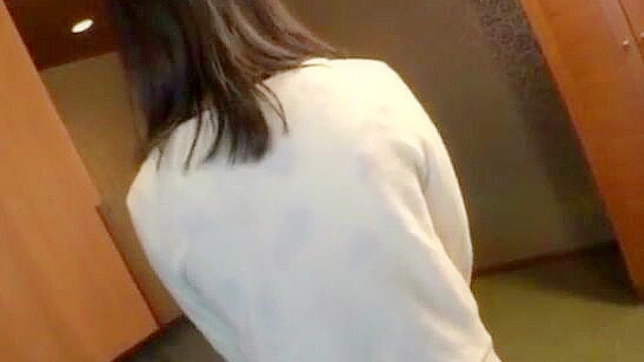 日本の女子校生、巨根でアナルセックス初体験