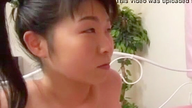 Japan Beauty Shaved Pussy Gets Wet and Wild