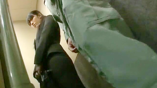 Elevator Encounter - JAV Woman Seduced by Delivery Man