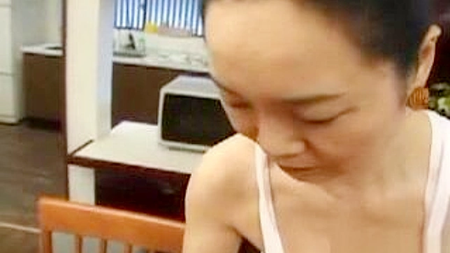 Hairy Mom Secret Affaire in Japan