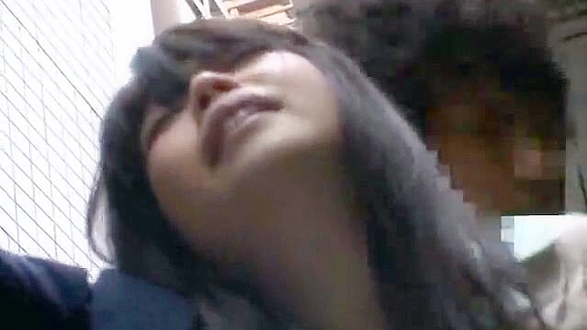 無邪気な日本人妻の衝撃的な暴行がカメラに収まる