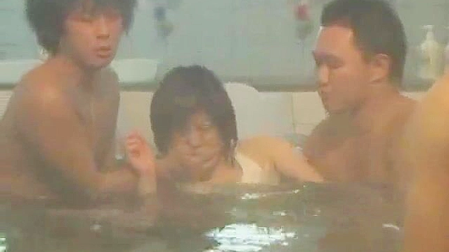 Girl Naughty Encounter at Public Pool in Japan