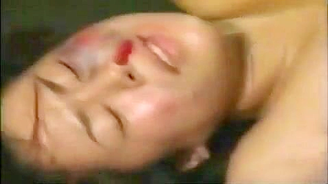 アジア人悪の兵士による捕虜女性への性的拷問