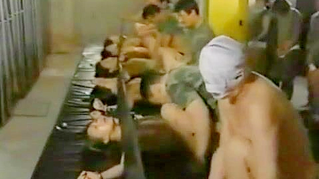 日本の女性受刑者、乱暴なセックスに応じる
