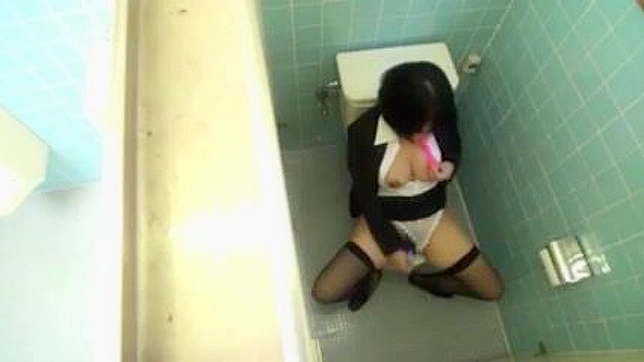 Toilet Temptation - Boss' Secret Affair with Secretary