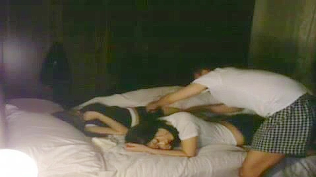 UNCENSORED狂気のアジア人ブラザーによる寝ている妹の友人との近親相姦行為