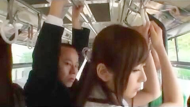 日本の公共交通機関で無辜の市民が衝撃的な暴行を受ける