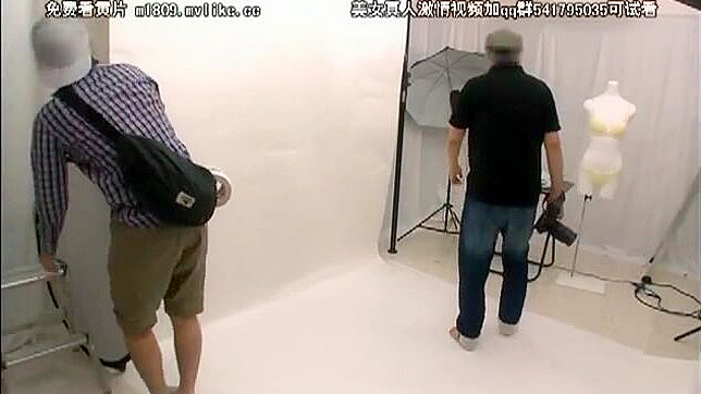ジャパン・ポルノ・ビデオ-変態カメラマンが写真撮影でモデルにファックされるよう説得する