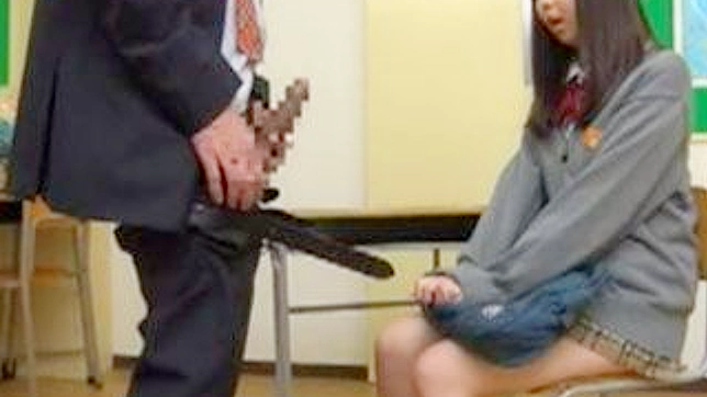 日本の女子校生、変態教師との秘密の時間外授業