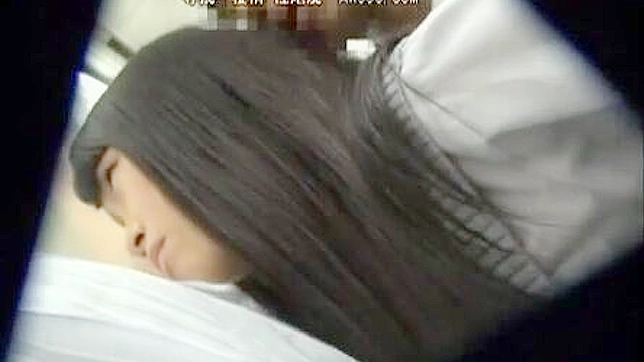 Japan Schoolgirl in Pantyhose Gets Handsy on Bus
