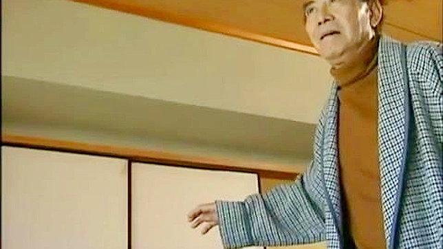 息子の裏切り - 盲目の父親と意識不明の家政婦が日本のAVで蹂躙される