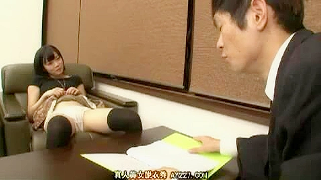 Mind-Blowing Oral Service by Hot and Slutty Boss in Japan Office